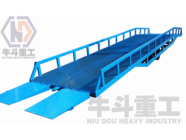  物流登車(chē)橋爬坡橋