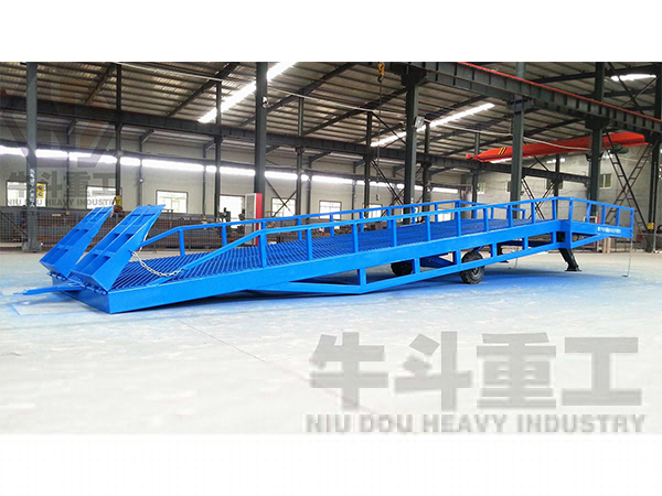 起重裝卸登車(chē)橋