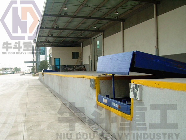 6-12噸液壓固定登車橋