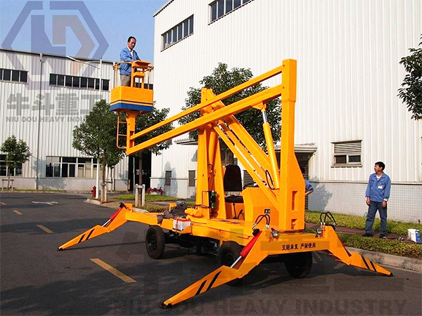 曲臂式高空作業(yè)車