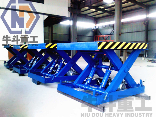 固定液壓裝卸升降平臺(tái)如何選購